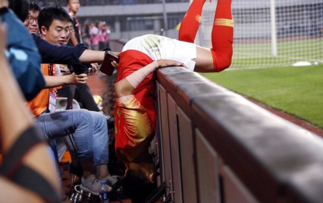 包含大连一方客场强势击败对手,豪取四连胜的词条 包含大连一方客场强势击败对手,豪取四连胜的词条