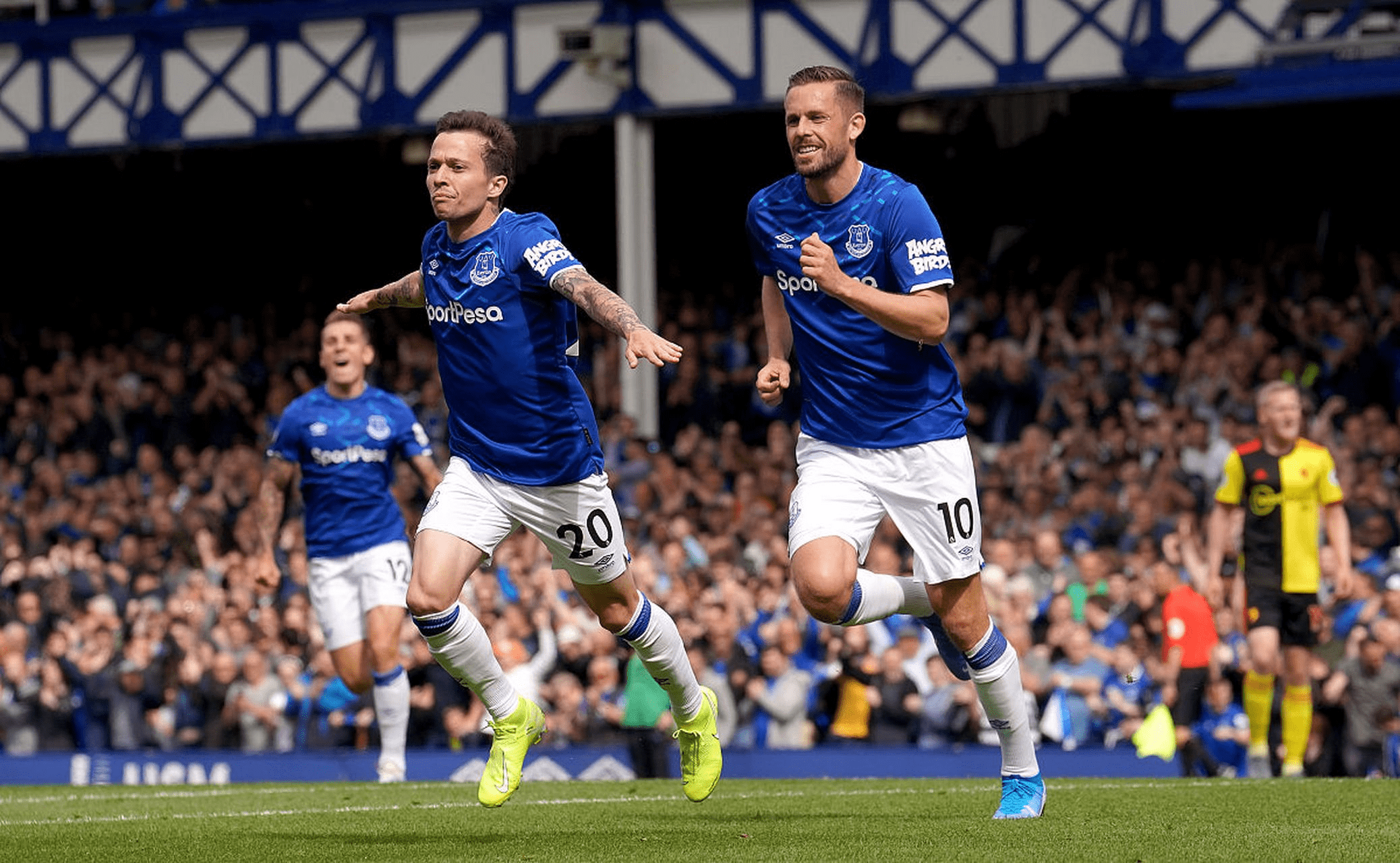 布莱顿大胜反超对手，取得先机