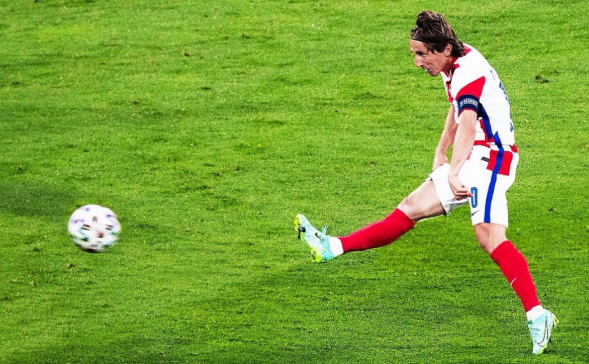 足球运动精彩绝伦,球员技艺展现无瑕的简单介绍 足球运动精彩绝伦,球员技艺展现无瑕的简单介绍