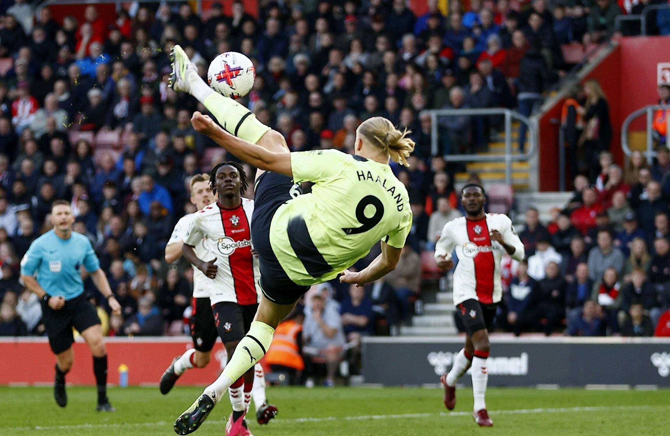 关于姆巴佩赛前列队欢迎泰山,尊重对手尽显风度!的信息 关于姆巴佩赛前列队欢迎泰山,尊重对手尽显风度!的信息