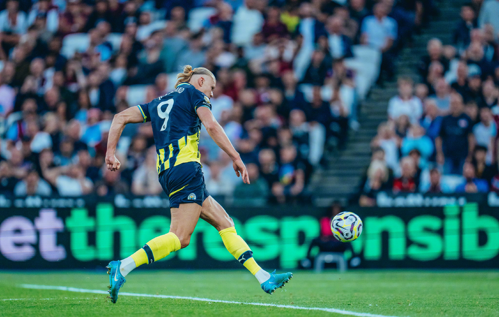 哈兰德连续二十场比赛得分超过关键助攻,巴塞罗那挑战极限! 哈兰德连续二十场比赛得分超过关键助攻,巴塞罗那挑战极限!