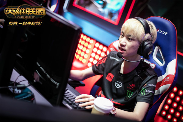  Doinb新星战术调整表现惊艳，巴塞罗那未来可期！