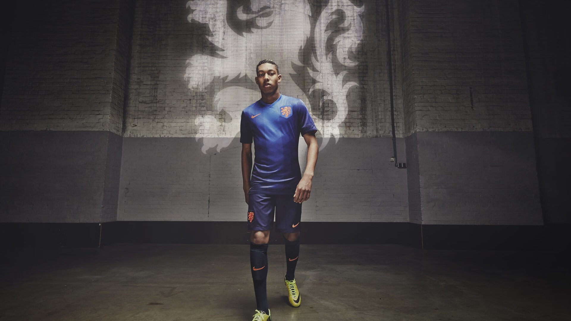 拜仁不断突破!C罗连续十二场比赛得分超过表现优异观众掌声雷动